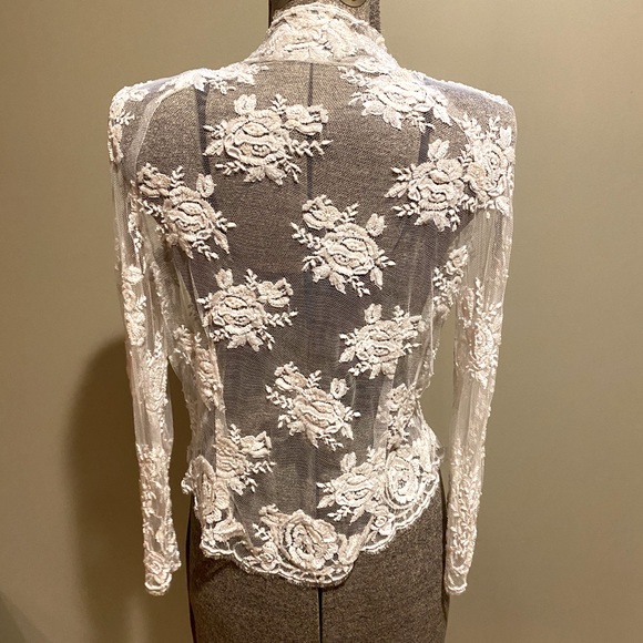 Custom lace jacket - Picture 2 of 8